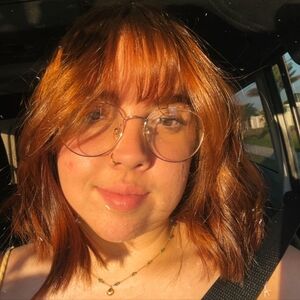 Meet your Posher, Danielle